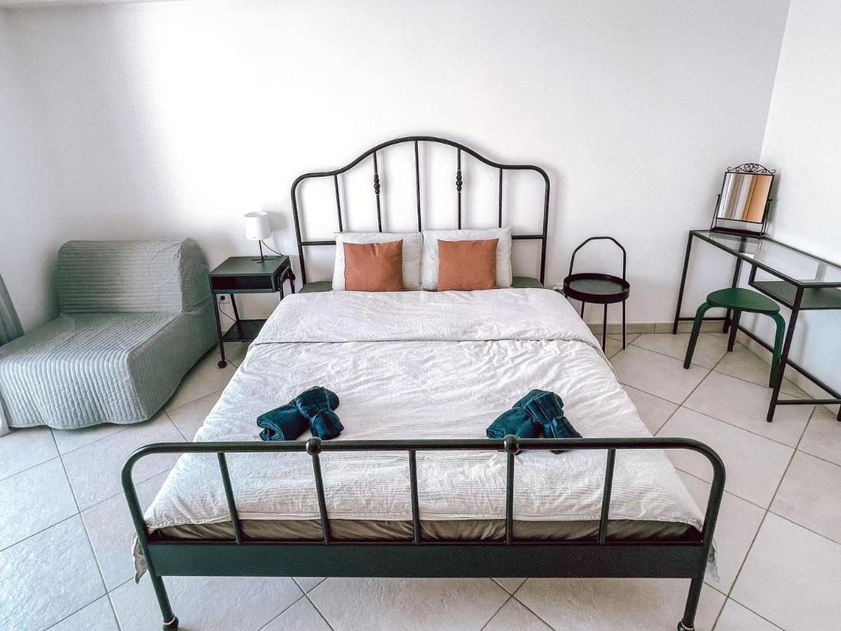 Peniche Master Bedroom With Sea View Balcony, Private Bathroom, Shared Kitchen, Swimming Pool, Surfing Resort Atouguia Da Baleia Bagian luar foto