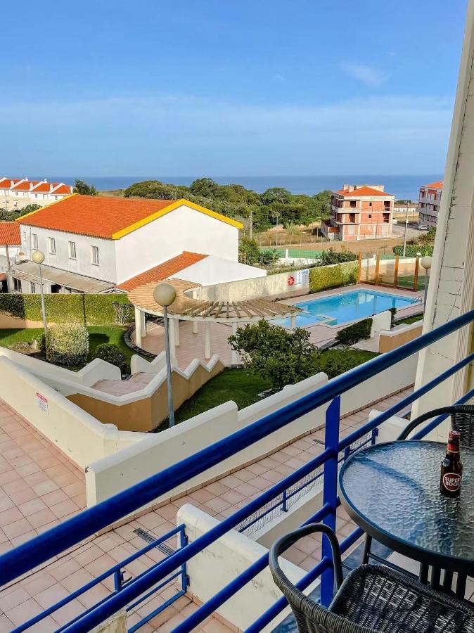 Peniche Master Bedroom With Sea View Balcony, Private Bathroom, Shared Kitchen, Swimming Pool, Surfing Resort Atouguia Da Baleia Bagian luar foto